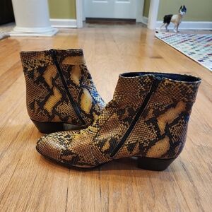Stylish Snakeskin Patterned Ankle Boots